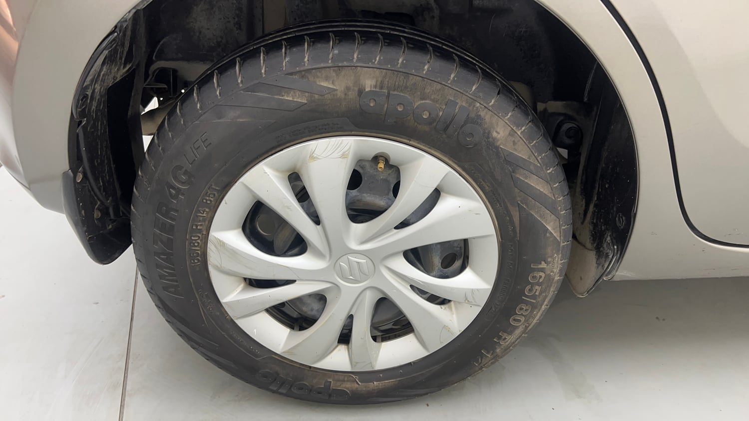 Used 2018 Maruti Suzuki Swift VXi Petrol Manual tyres RIGHT REAR TYRE RIM VIEW