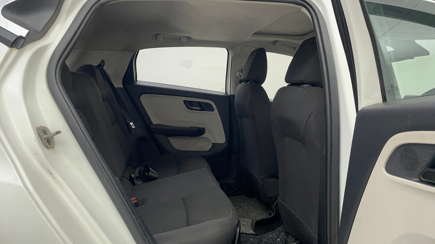 Used 2024 Tata Altroz XM Plus (S) Petrol Manual interior RIGHT SIDE REAR DOOR CABIN VIEW