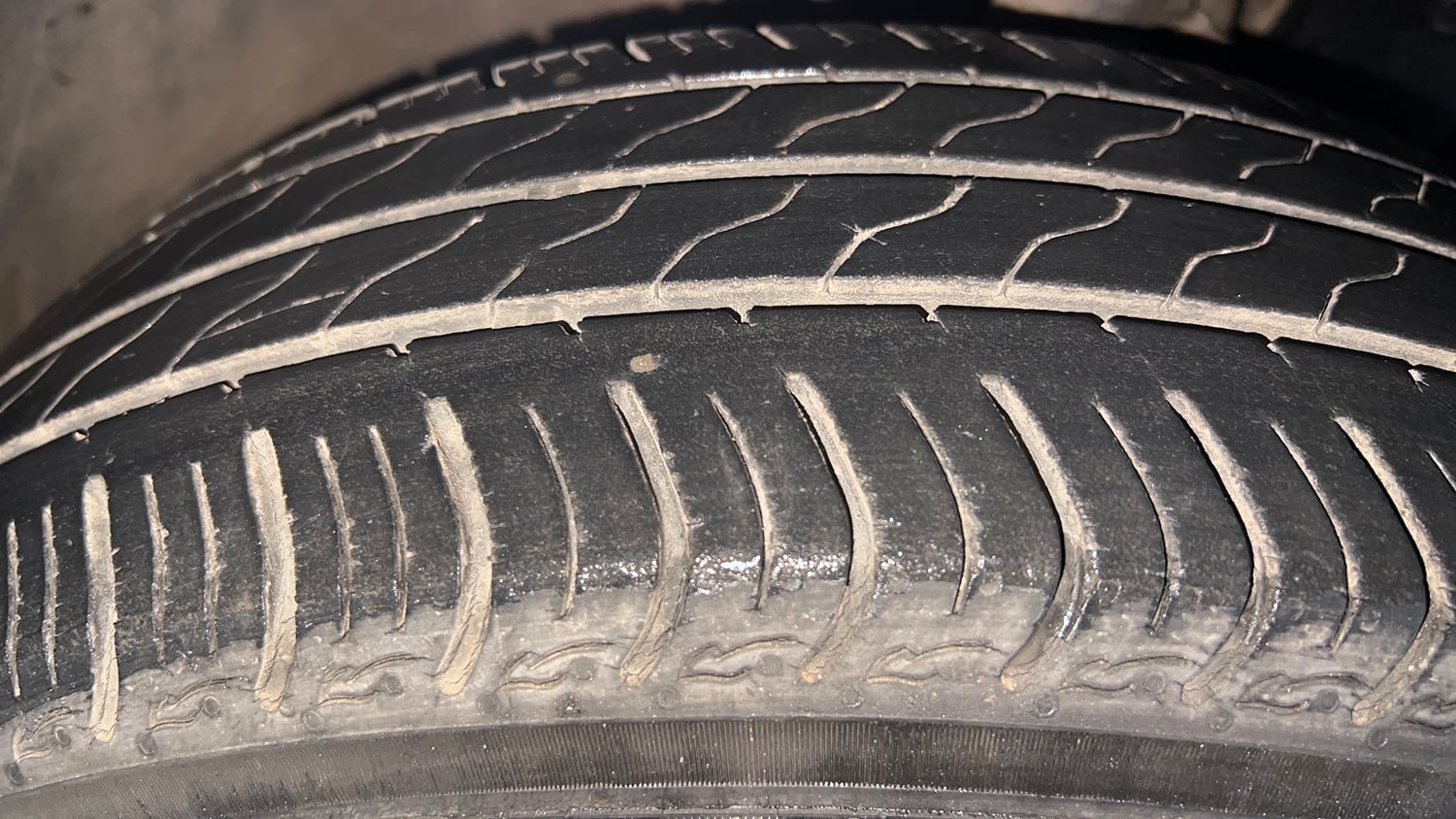 Used 2018 Honda Amaze 1.2 V MT Petrol Petrol Manual tyres RIGHT FRONT TYRE TREAD VIEW
