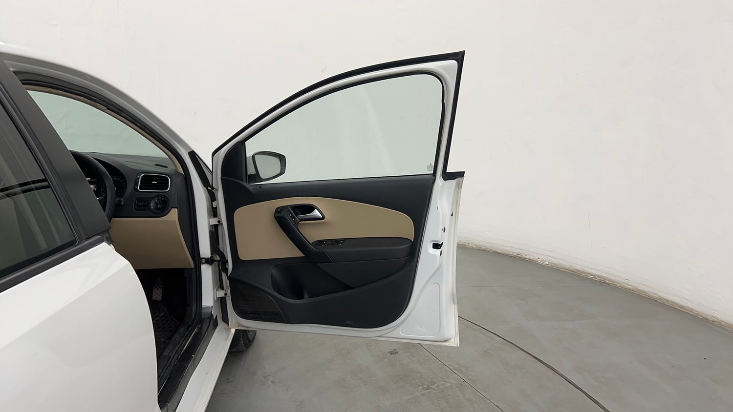 Used 2016 Volkswagen Polo Highline1.2L (P) Petrol Manual interior RIGHT FRONT DOOR OPEN VIEW