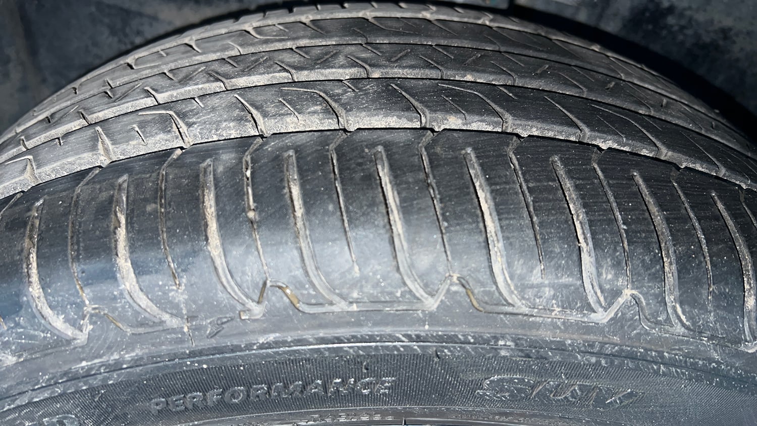 Used 2022 Jeep Compass Model S (O) Diesel 4x4 AT Diesel Automatic tyres LEFT FRONT TYRE TREAD VIEW