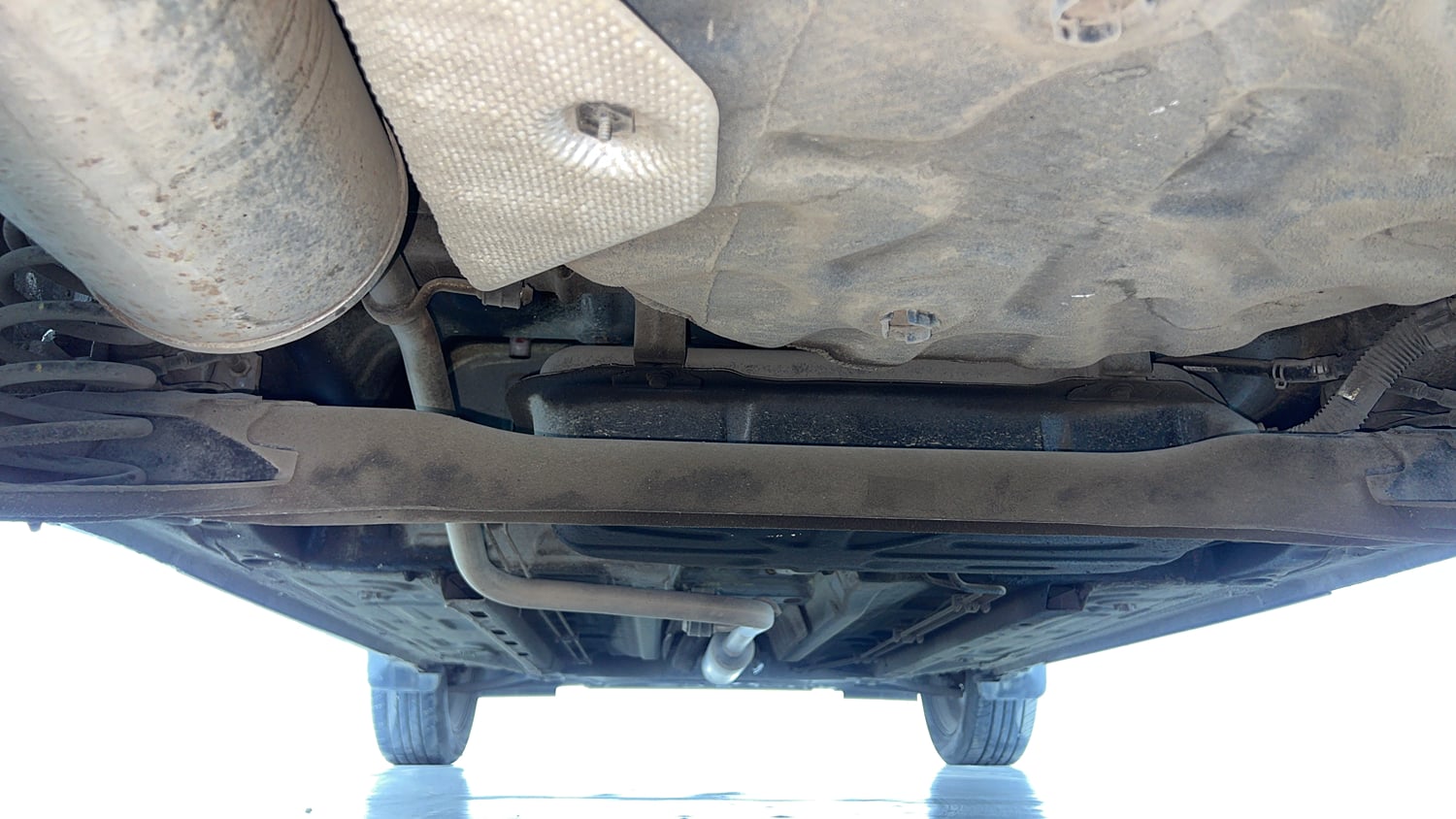 Used 2022 Nissan Magnite XV Petrol Manual extra REAR UNDERBODY VIEW (TAKEN FROM REAR)