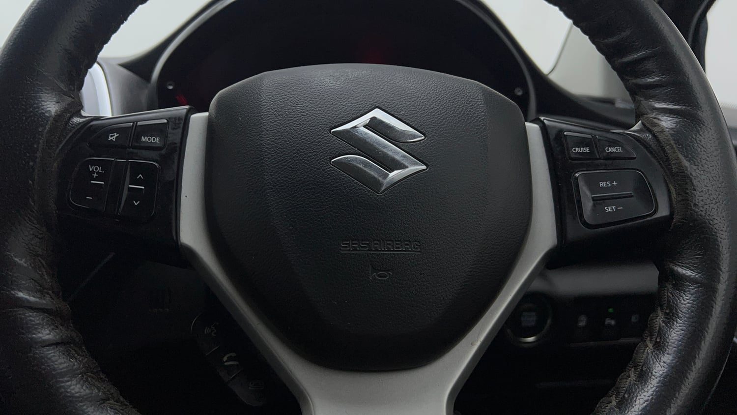 Used 2018 Maruti Suzuki S-Cross Zeta 1.3 Diesel Manual top_features Airbags