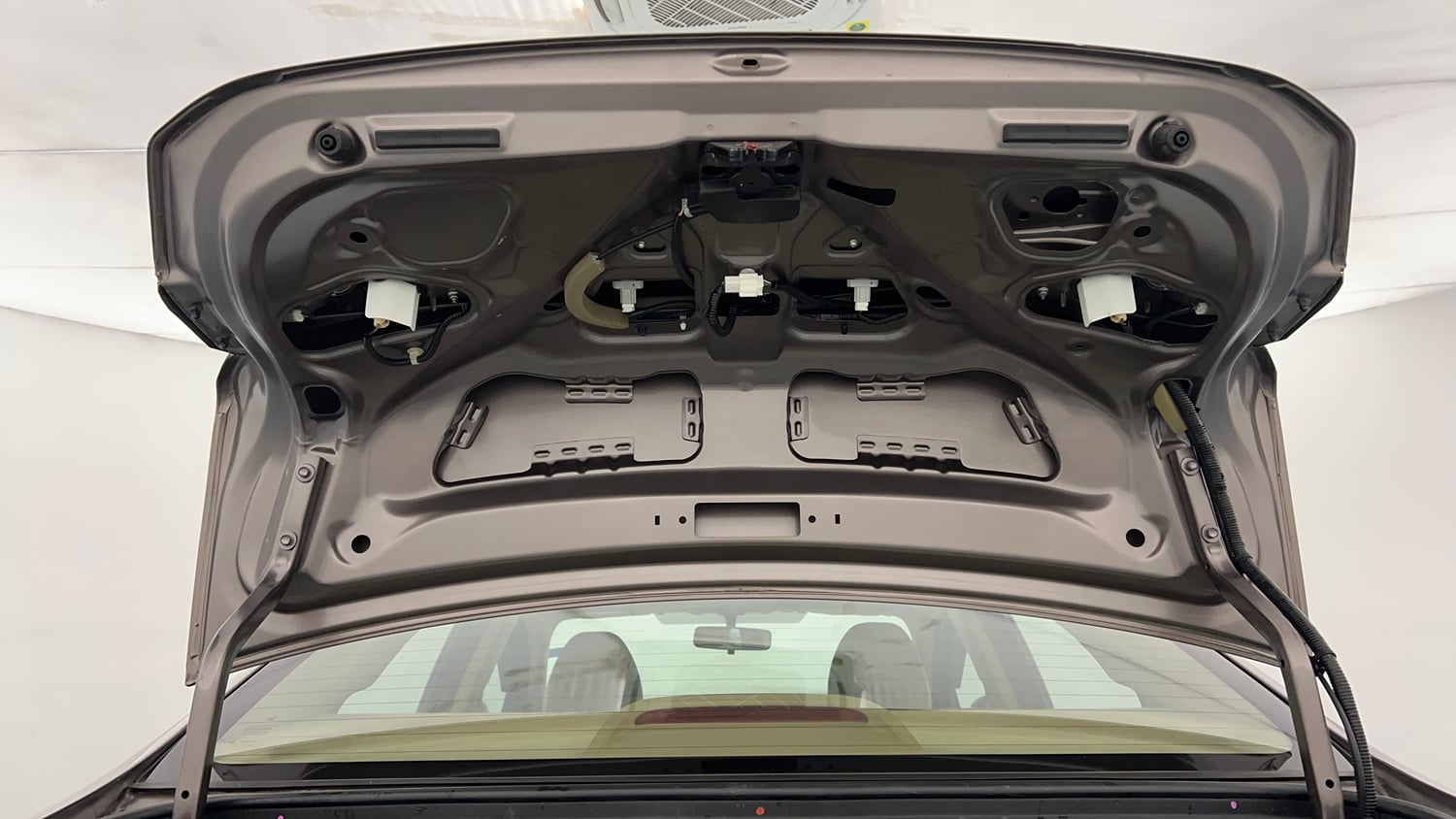 Used 2014 Honda City VX Petrol Manual interior DICKY DOOR OPEN VIEW