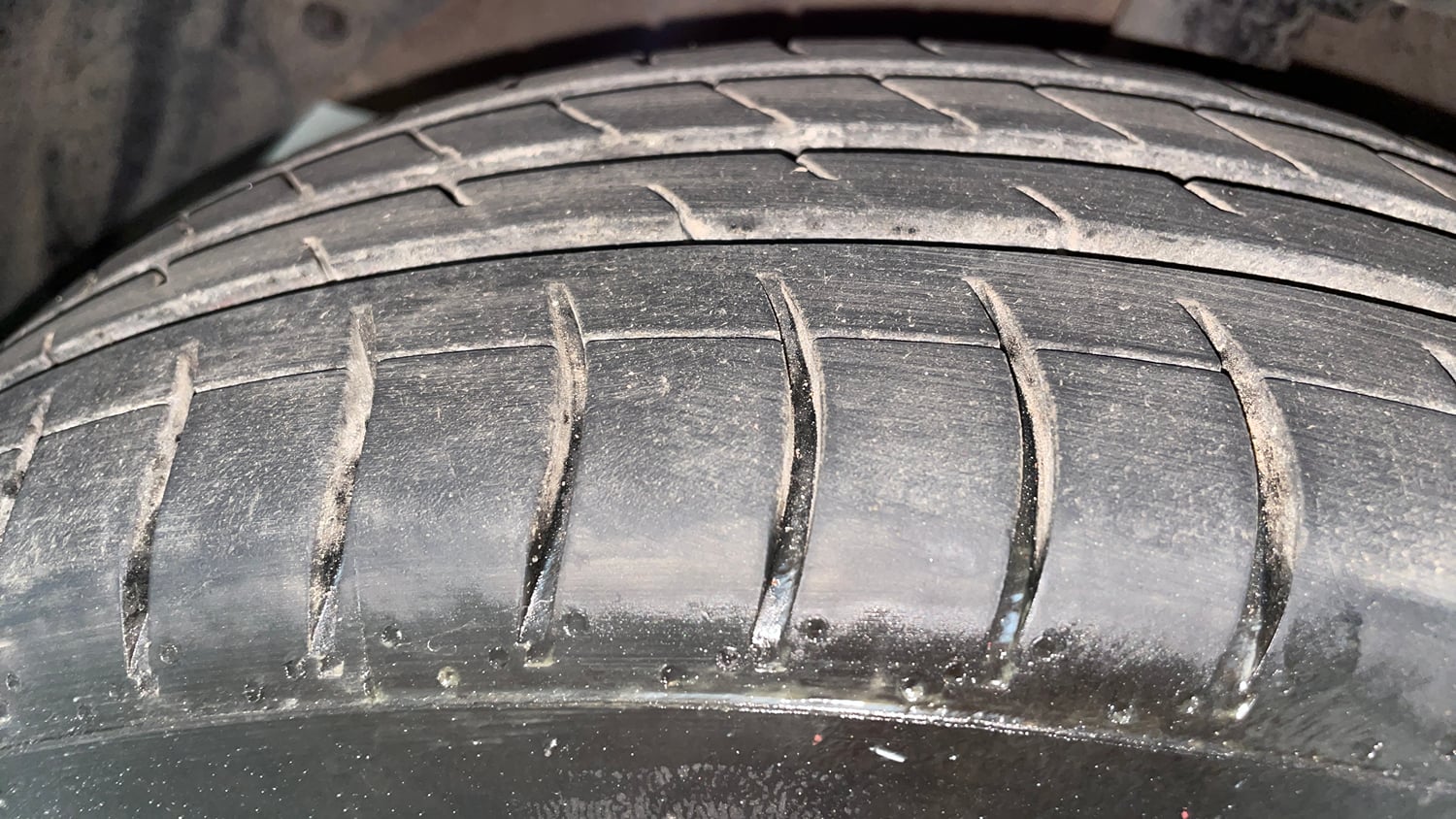 Used 2013 Hyundai Grand i10 Sportz 1.1 CRDi Diesel Manual tyres LEFT FRONT TYRE TREAD VIEW