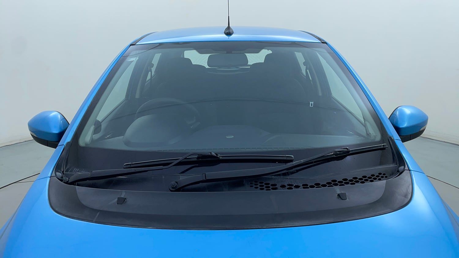 Used 2017 Tata Tiago Revotron XZ Petrol Manual exterior FRONT WINDSHIELD VIEW