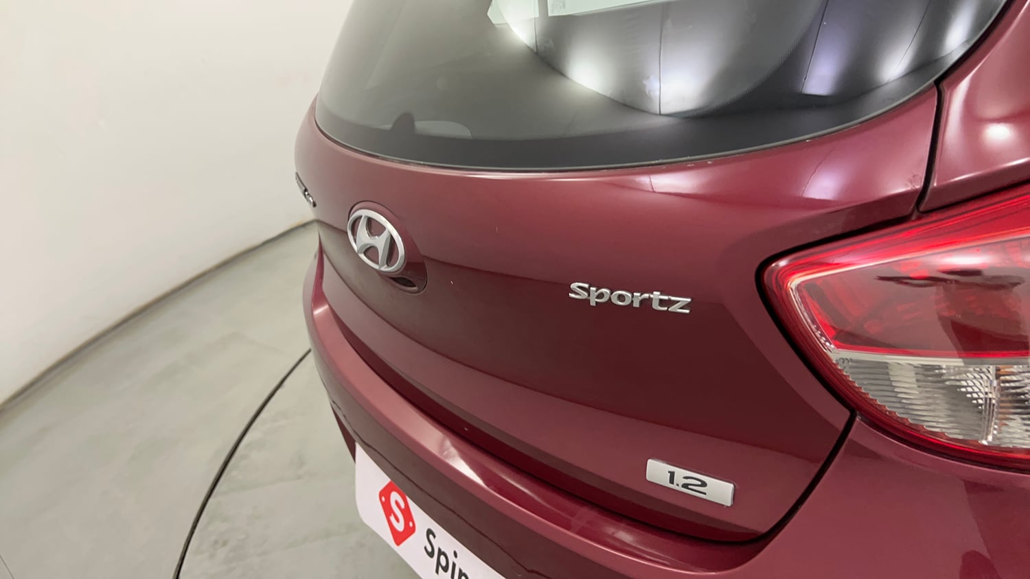 Used 2016 Hyundai Grand i10 Sportz 1.2 Kappa VTVT Petrol Manual dents MINOR SCRATCH