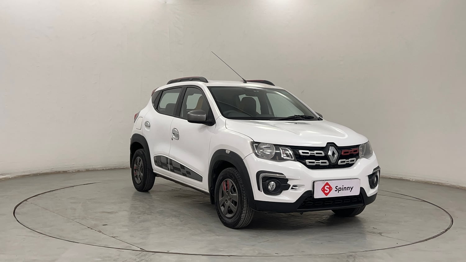 Used 2017 Renault Kwid 1.0 RXT AMT Petrol Automatic exterior RIGHT FRONT CORNER VIEW
