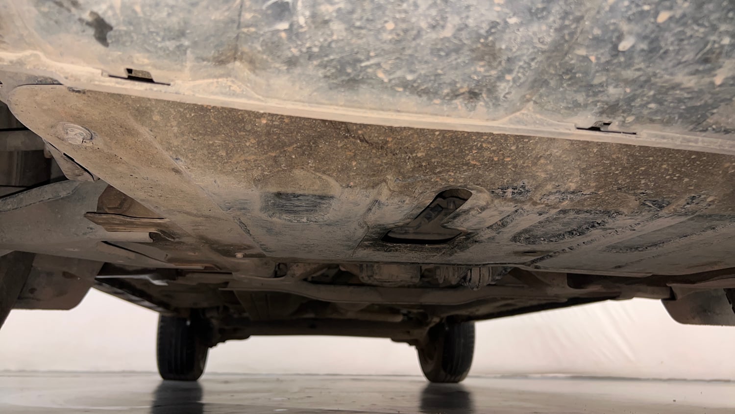 Used 2016 Renault Duster RXL Petrol Petrol Manual extra FRONT LEFT UNDERBODY VIEW