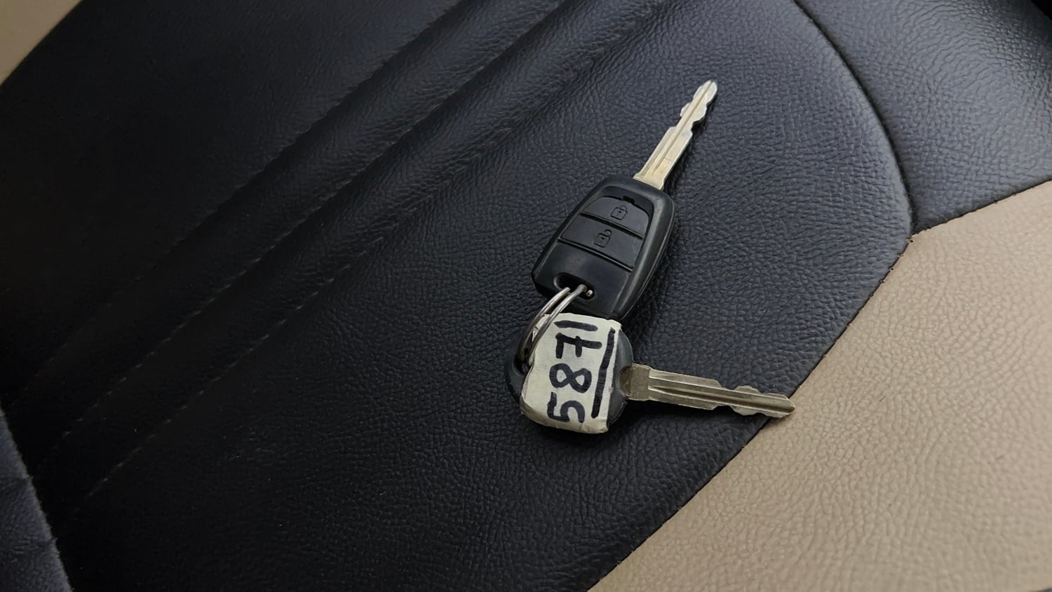 Used 2020 Hyundai Grand i10 Sportz 1.2 Kappa VTVT Petrol Manual extra CAR KEY VIEW