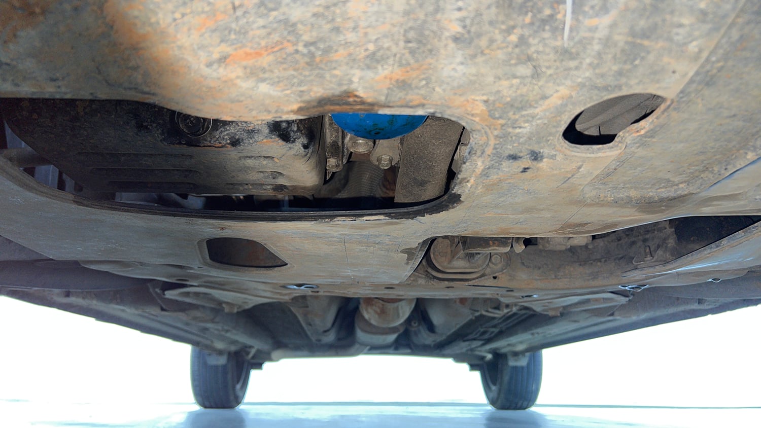 Used 2022 Hyundai Venue S(O) 1.0 Turbo iMT Petrol Manual extra FRONT LEFT UNDERBODY VIEW