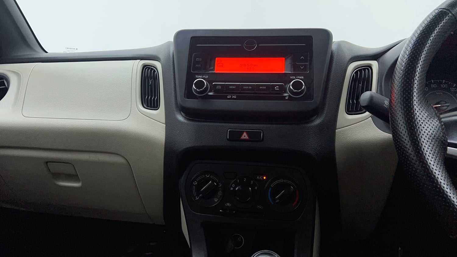 Used 2019 Maruti Suzuki Wagon R 1.0 VXi 1.0 Petrol Manual interior MUSIC SYSTEM & AC CONTROL VIEW