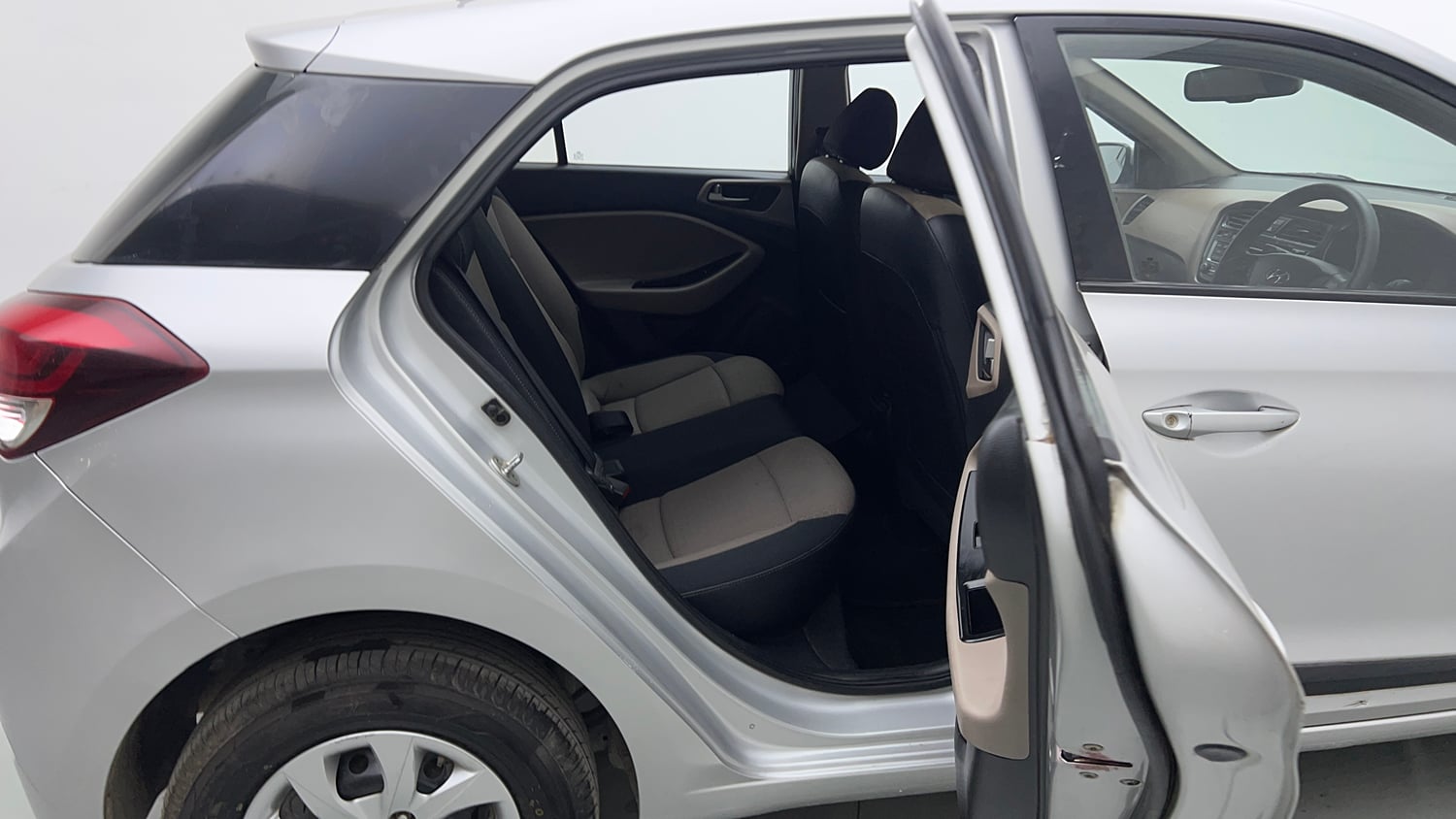 Used 2016 Hyundai Elite i20 Sportz 1.2 Petrol Manual interior RIGHT SIDE REAR DOOR CABIN VIEW