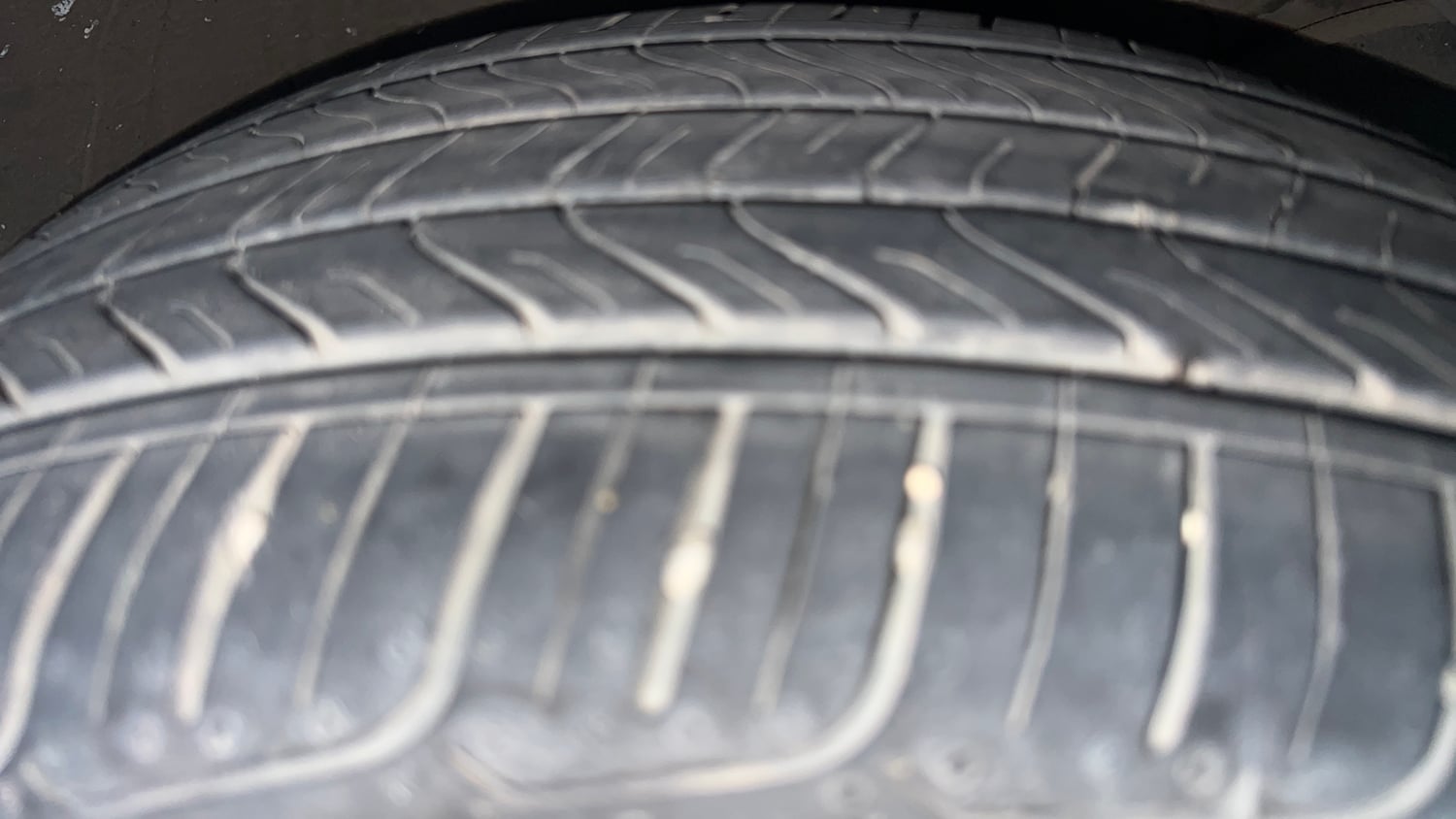 Used 2022 Maruti Suzuki Baleno Alpha AGS Petrol Automatic tyres RIGHT FRONT TYRE TREAD VIEW