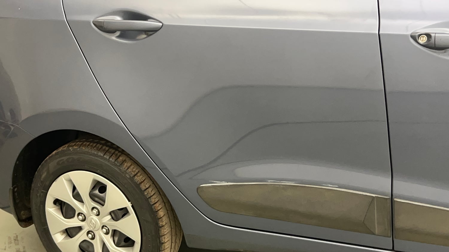 Used 2015 Hyundai Xcent S 1.2 Petrol Manual dents MINOR DENT