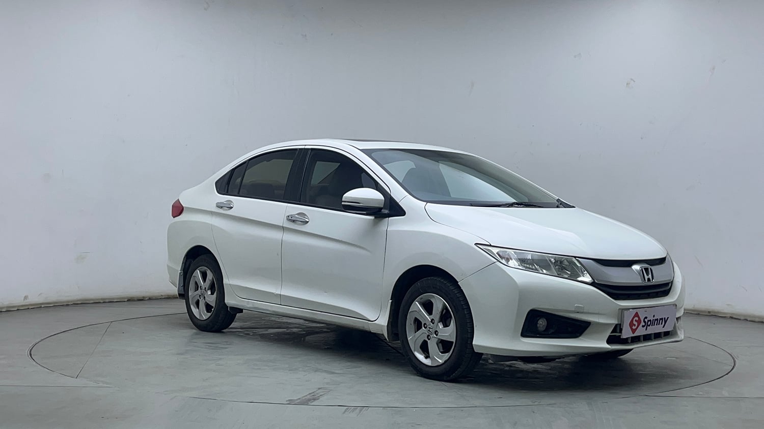 Used 2015 Honda City VX CVT Petrol Automatic exterior RIGHT FRONT CORNER VIEW