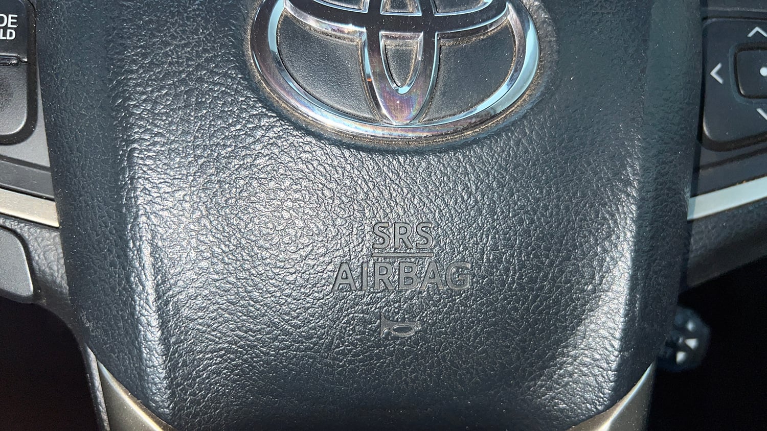 Used 2022 Toyota Innova Crysta VX 2.7 7 STR Petrol Manual top_features Airbags