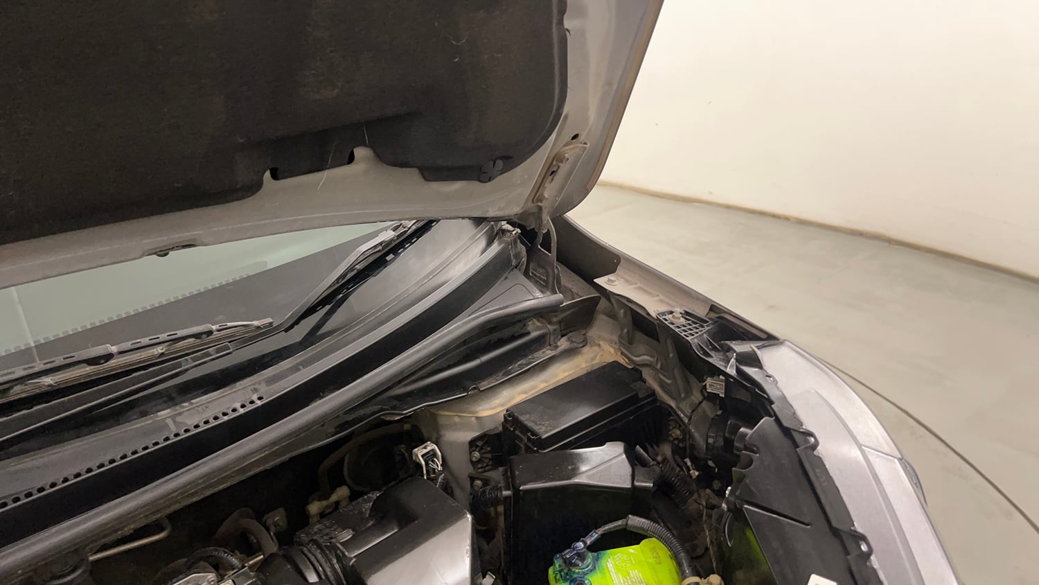 Used 2017 Honda WR-V VX MT Petrol Petrol Manual engine ENGINE LEFT SIDE HINGE & APRON VIEW