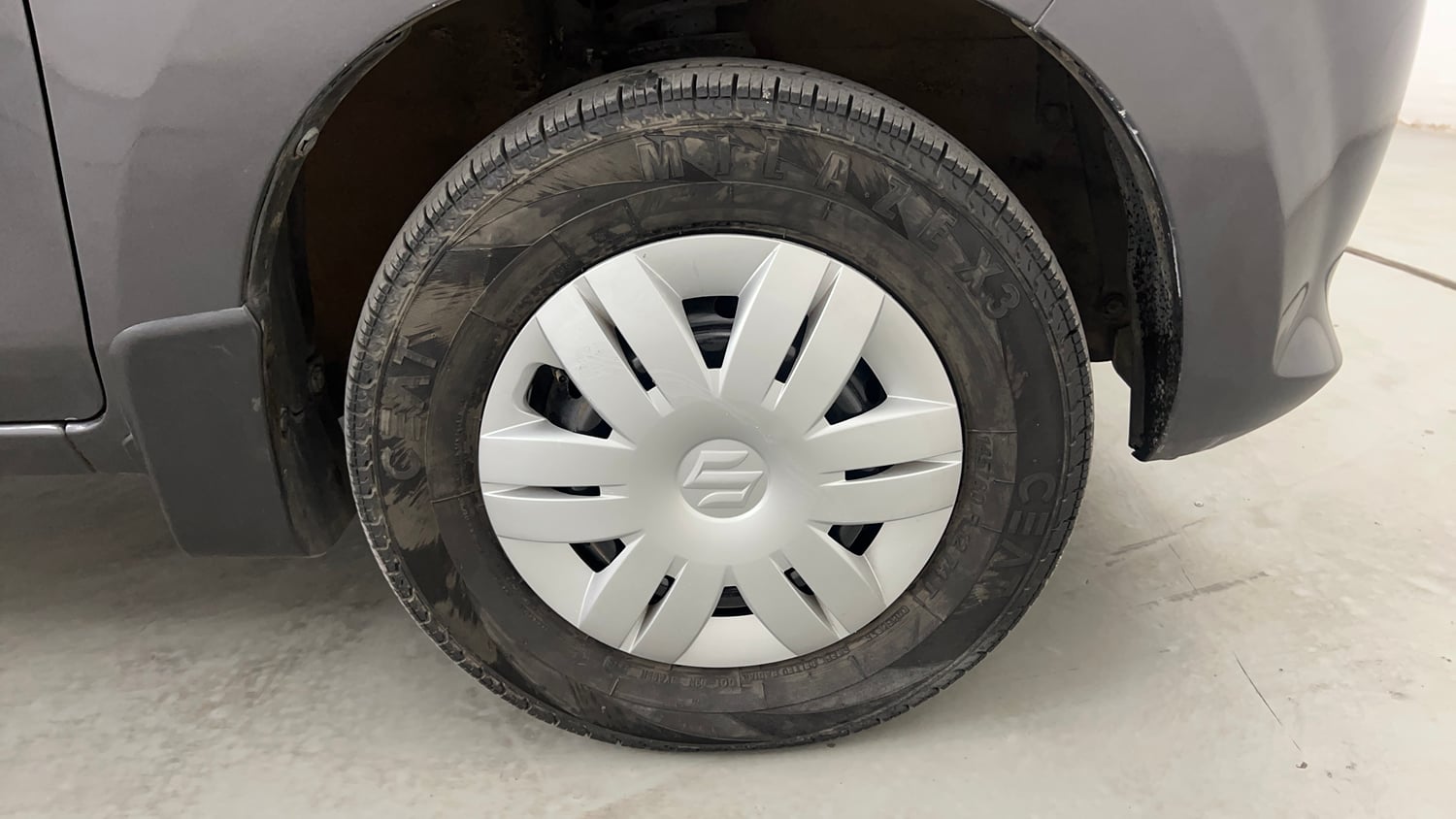 Used 2014 Maruti Suzuki Alto 800 Lxi CNG Cng Manual tyres RIGHT FRONT TYRE RIM VIEW