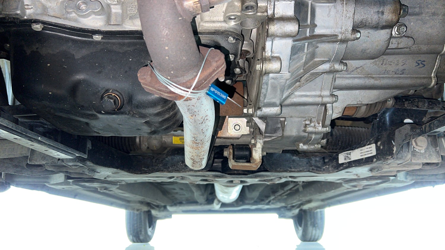 Used 2024 Tata Punch Accomplished MT Petrol Manual extra FRONT LEFT UNDERBODY VIEW