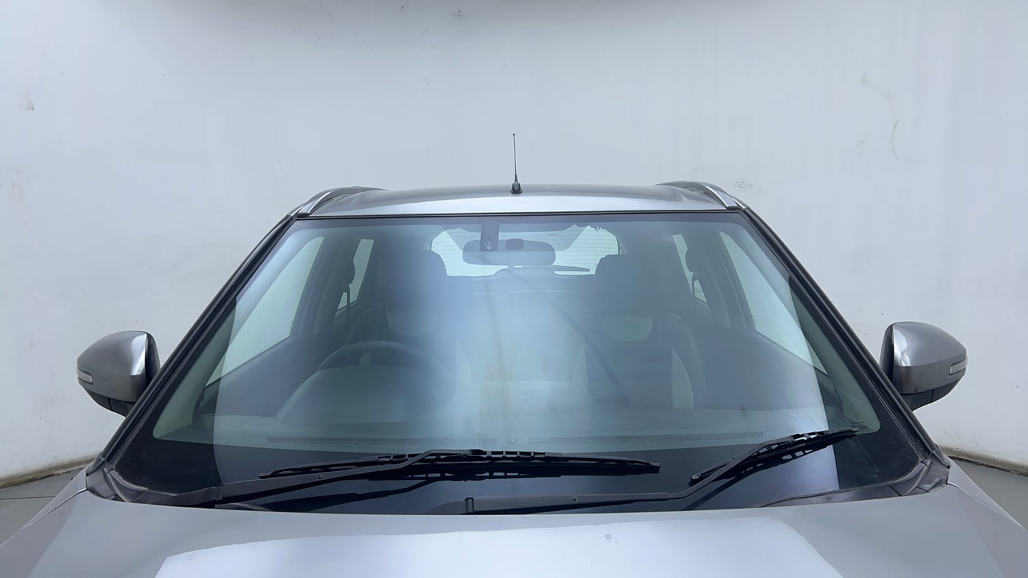 Used 2017 Maruti Suzuki Vitara Brezza [2016-2020] ZDi Plus Diesel Manual exterior FRONT WINDSHIELD VIEW