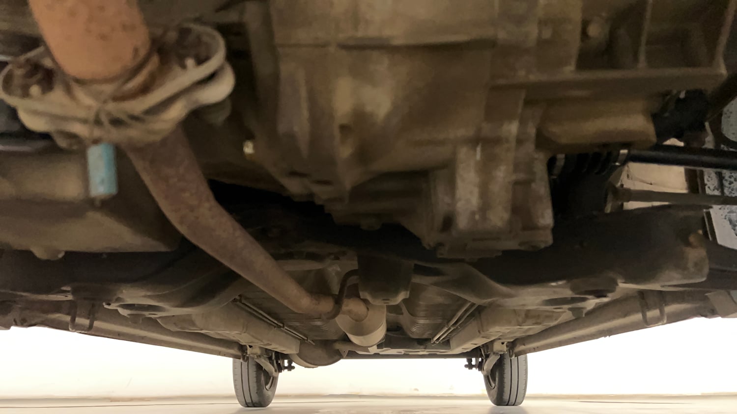 Used 2012 Maruti Suzuki Wagon R LXi Petrol Manual extra FRONT LEFT UNDERBODY VIEW