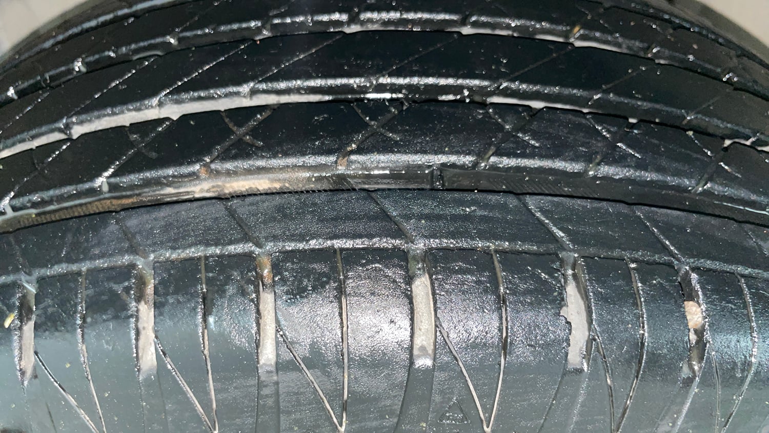 Used 2017 Maruti Suzuki Vitara Brezza ZDi+ Dual Tone Diesel Manual tyres LEFT FRONT TYRE TREAD VIEW