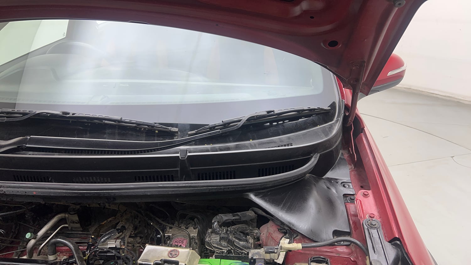 Used 2016 Hyundai i20 Active 1.2 SX Petrol Manual engine ENGINE LEFT SIDE HINGE & APRON VIEW