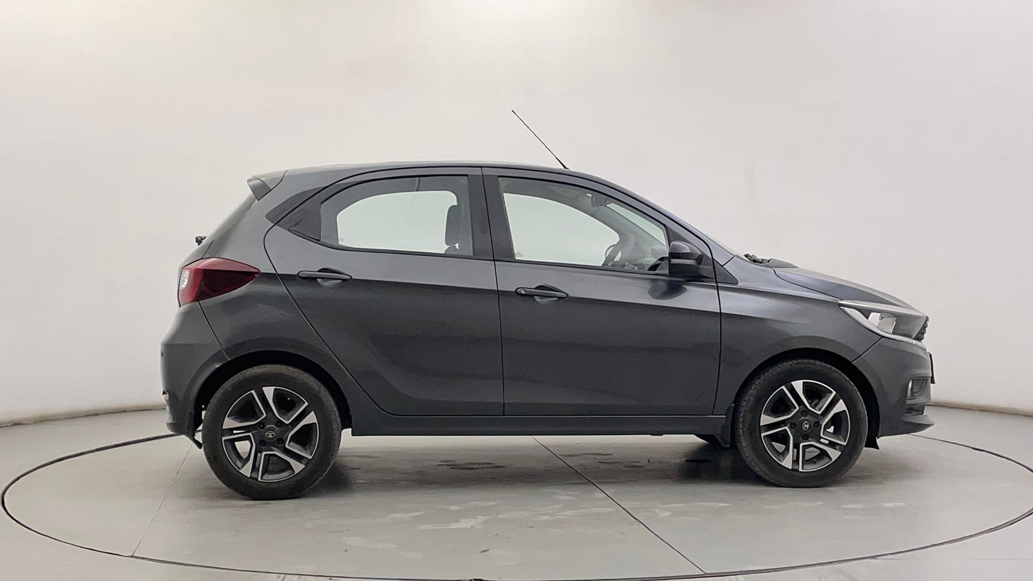 Used 2022 Tata Tiago XZA Plus Petrol Automatic exterior RIGHT SIDE VIEW
