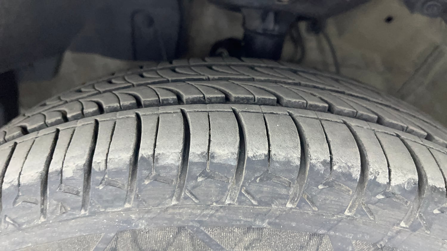 Used 2015 Honda City VX CVT Petrol Automatic tyres LEFT FRONT TYRE TREAD VIEW