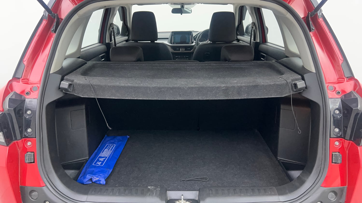 Used 2023 Maruti Suzuki Brezza Zxi Dual Tone Petrol Manual interior DICKY INSIDE VIEW