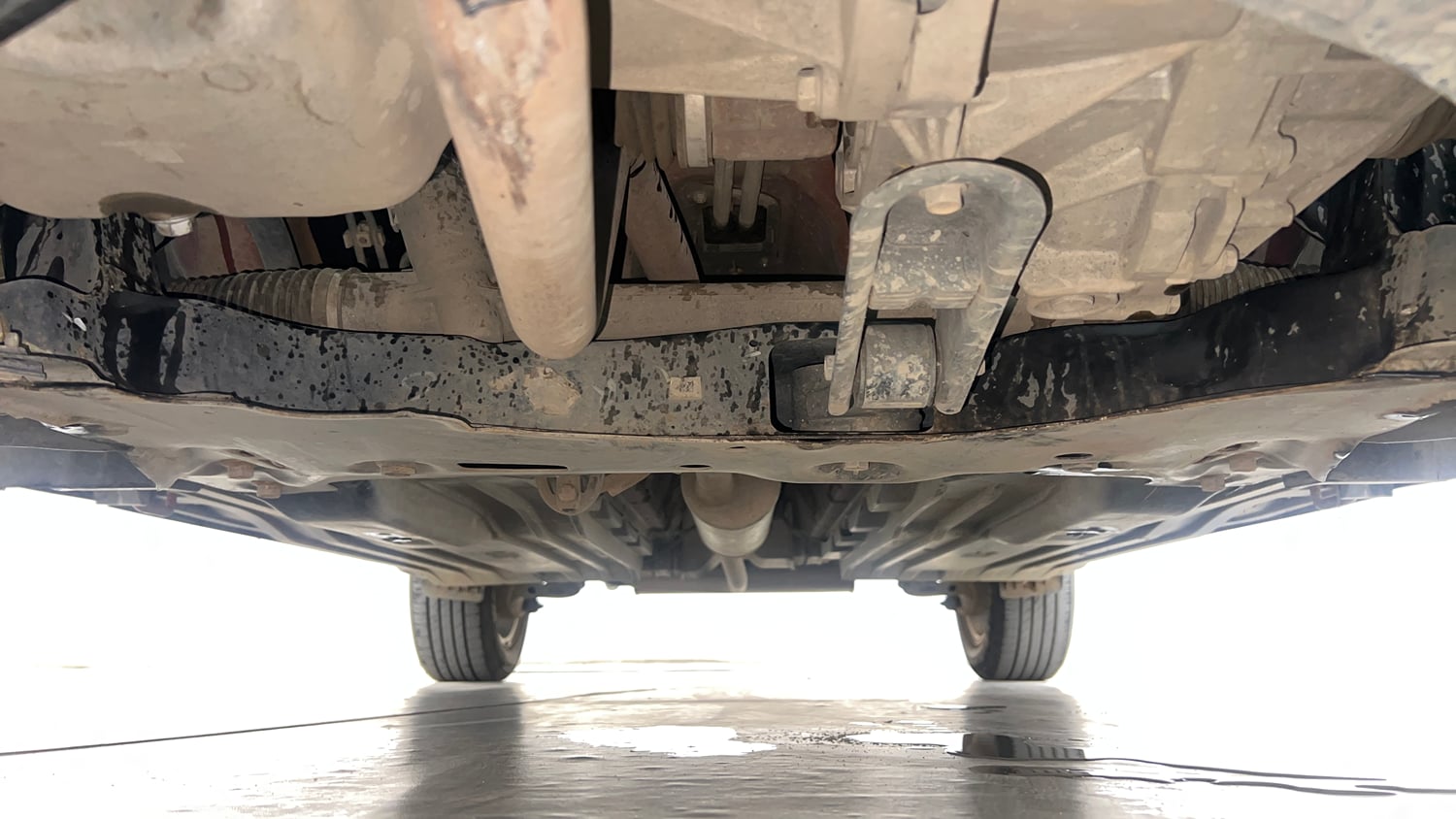Used 2023 Maruti Suzuki Brezza Zxi Dual Tone Petrol Manual extra FRONT LEFT UNDERBODY VIEW