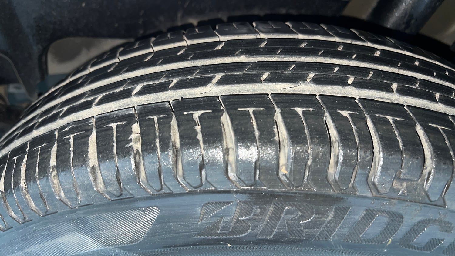 Used 2017 Maruti Suzuki Dzire VXi Petrol Manual tyres LEFT REAR TYRE TREAD VIEW
