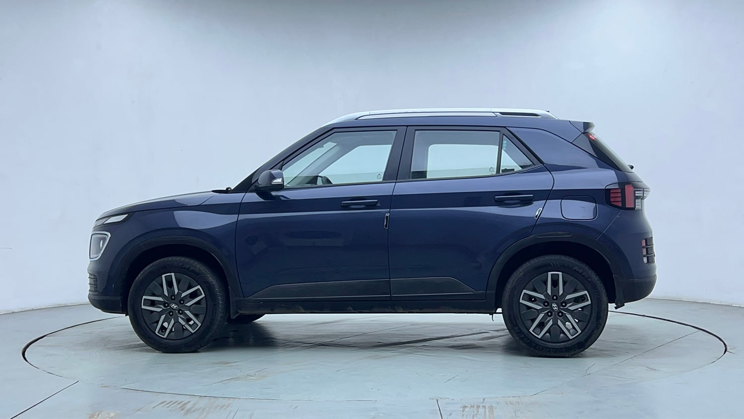 Used 2022 Hyundai Venue S(O) 1.0 Turbo iMT Petrol Manual exterior LEFT SIDE VIEW