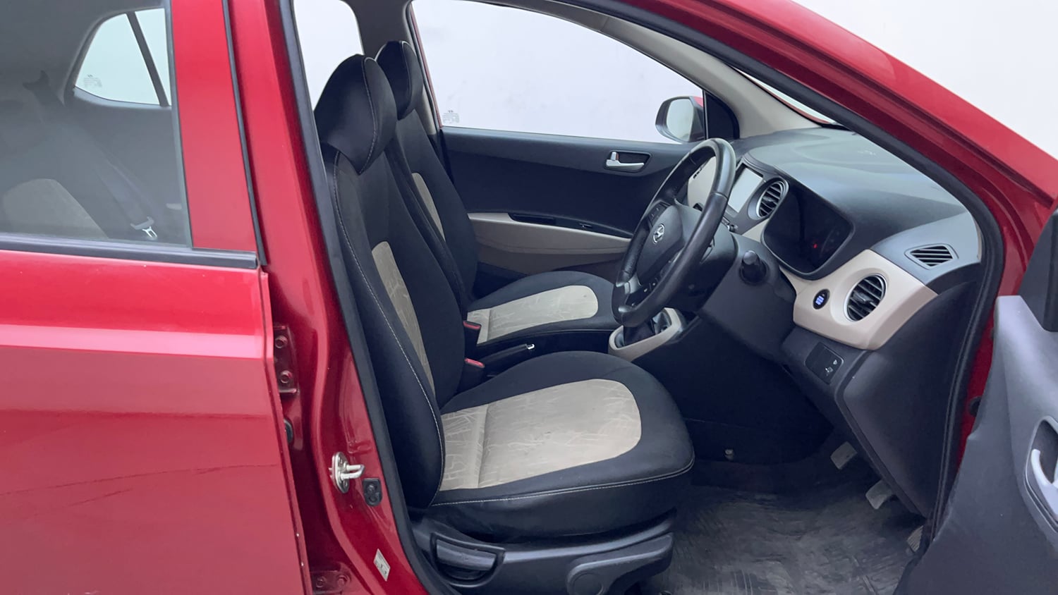 Used 2019 Hyundai Grand i10 Asta 1.2 Kappa VTVT Petrol Manual interior RIGHT SIDE FRONT DOOR CABIN VIEW
