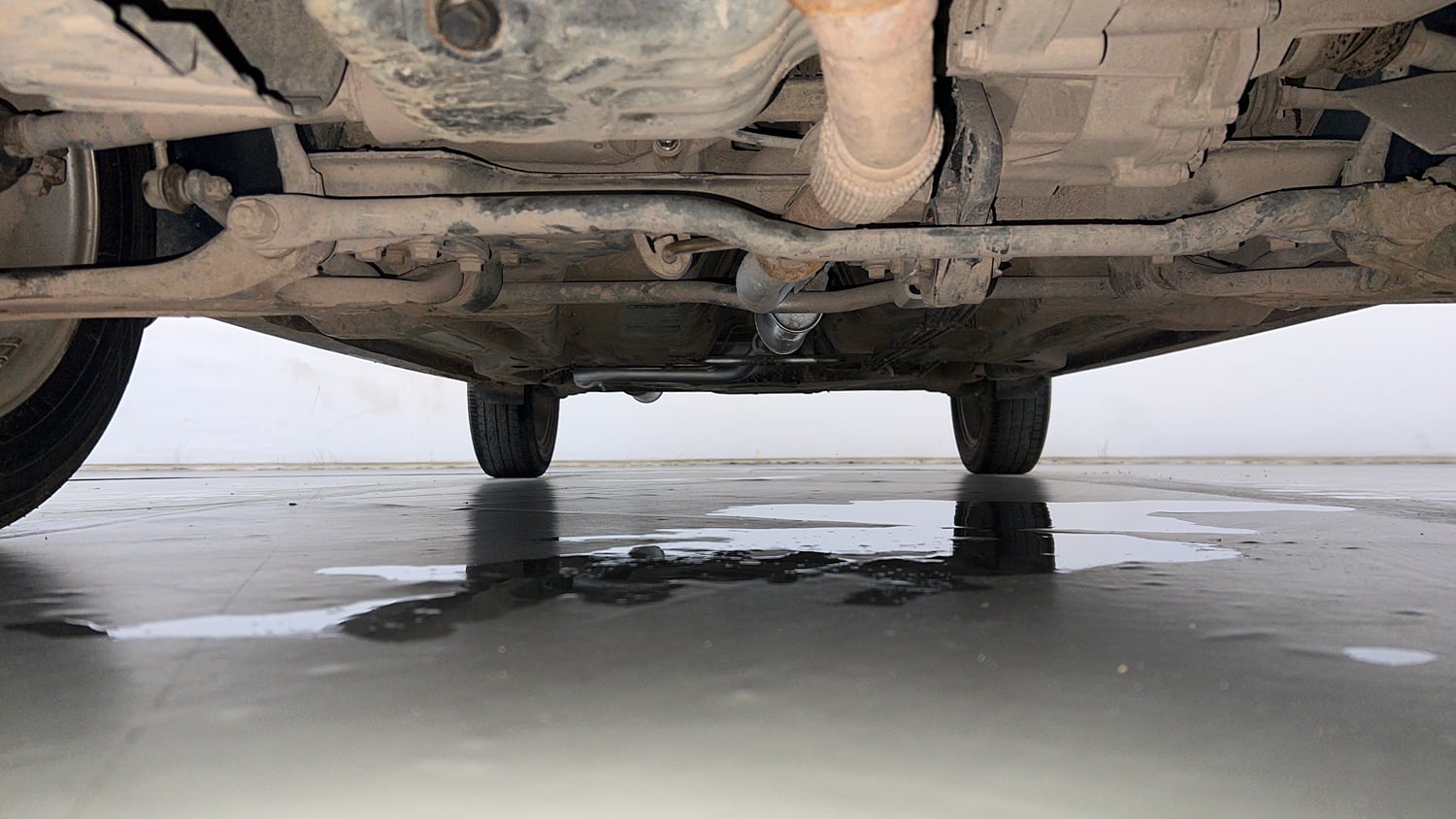 Used 2018 Tata Tiago Revotron XZ Petrol Manual extra FRONT LEFT UNDERBODY VIEW