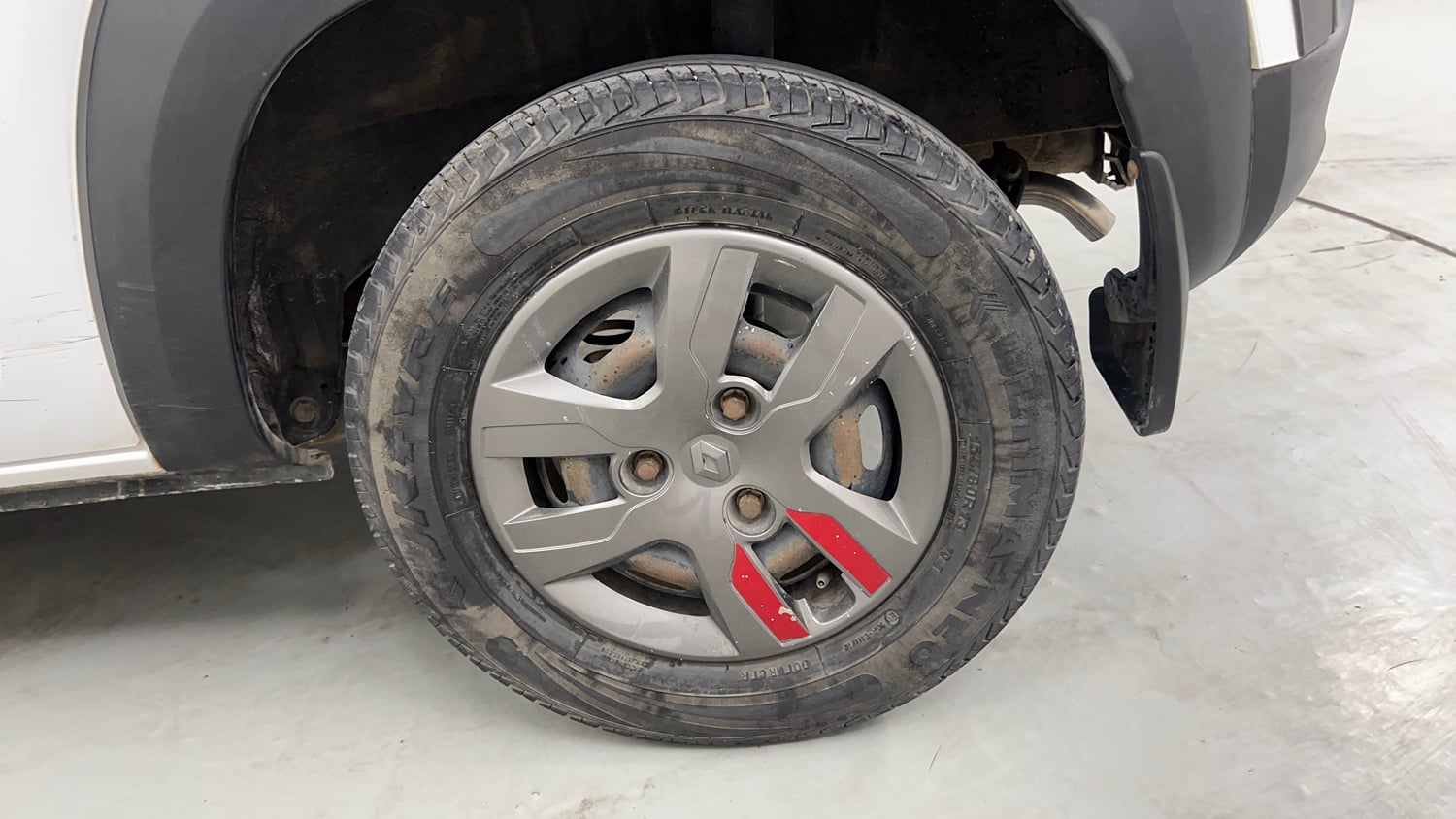 Used 2017 Renault Kwid 1.0 RXT AMT Petrol Automatic tyres LEFT REAR TYRE RIM VIEW