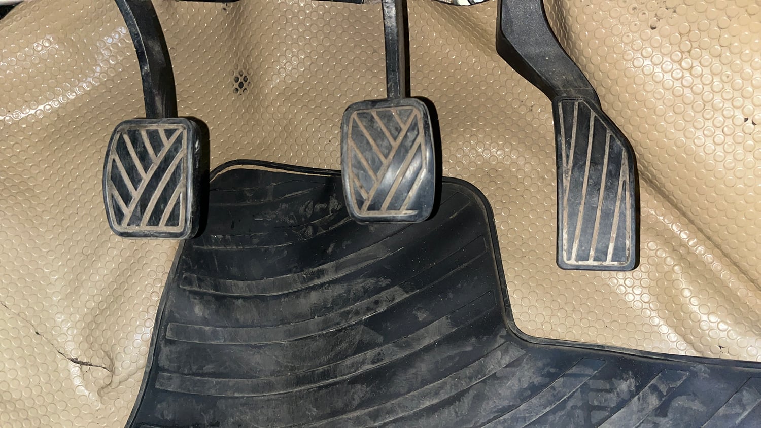 Used 2016 Maruti Suzuki Swift Dzire ZDI Diesel Manual interior PEDALS VIEW
