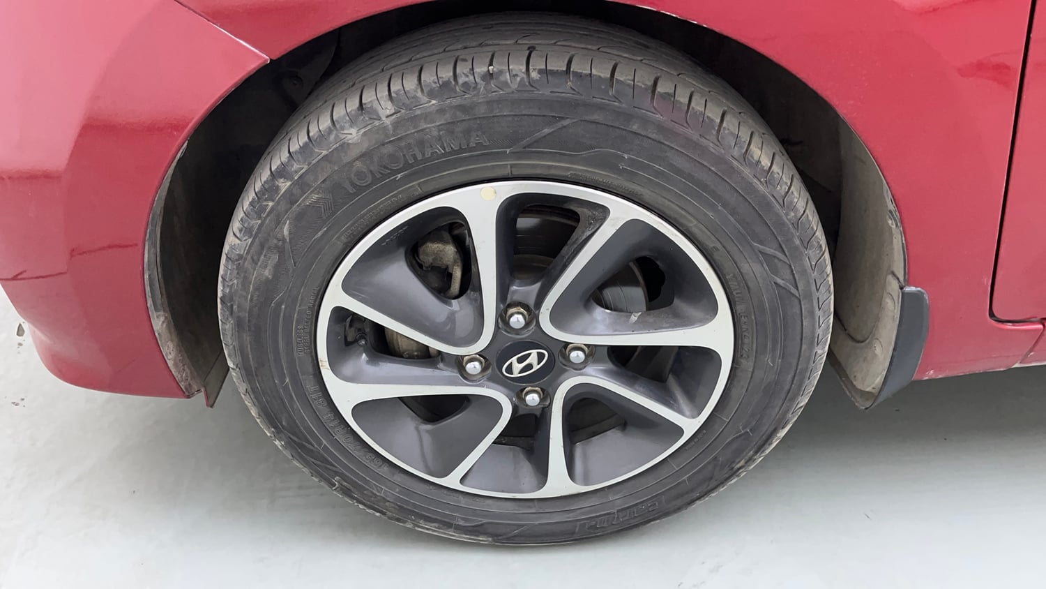 Used 2019 Hyundai Grand i10 Asta 1.2 Kappa VTVT Petrol Manual tyres LEFT FRONT TYRE RIM VIEW