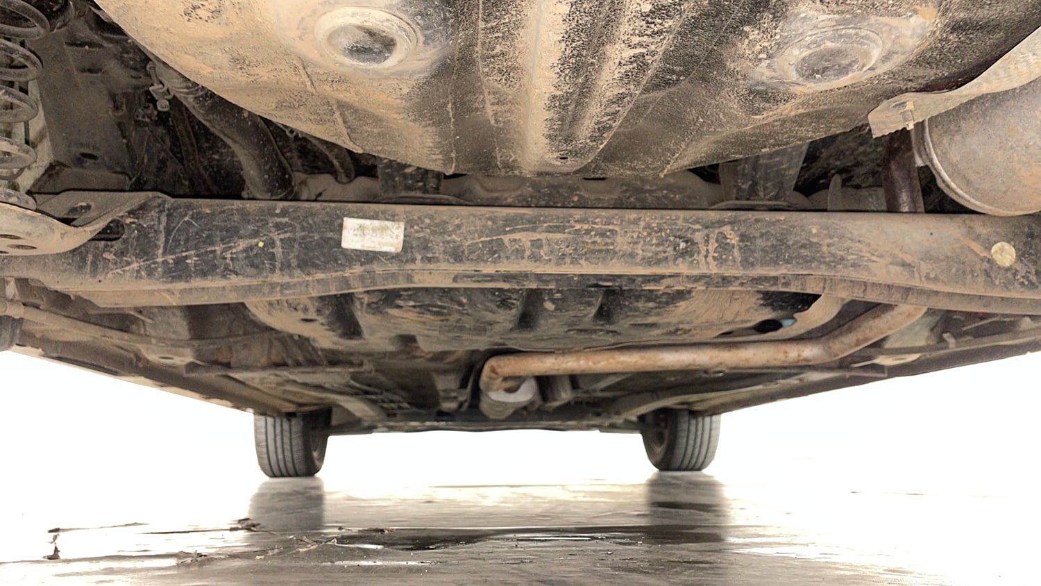 Used 2023 Hyundai New i20 Asta (O) 1.2 IVT Petrol Automatic extra REAR UNDERBODY VIEW (TAKEN FROM REAR)