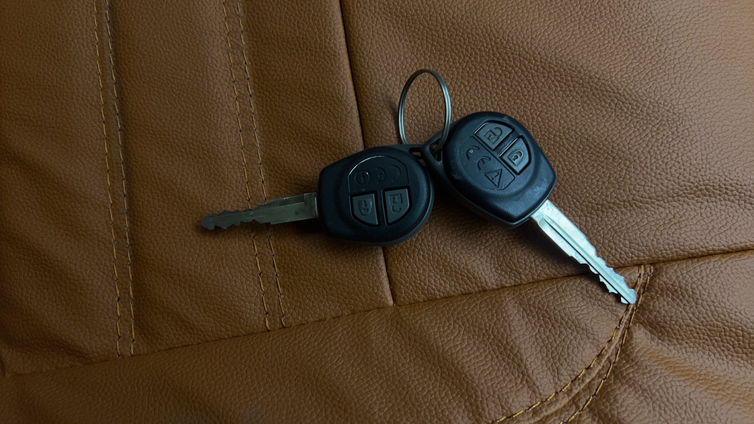 Used 2017 Maruti Suzuki Dzire VXi Petrol Manual extra CAR KEY VIEW