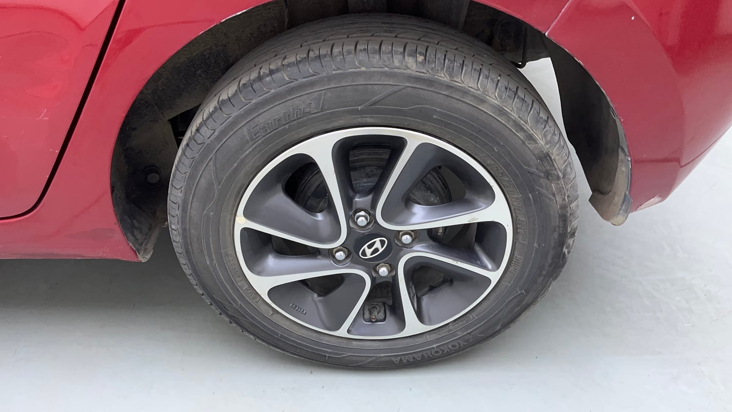 Used 2019 Hyundai Grand i10 Asta 1.2 Kappa VTVT Petrol Manual tyres LEFT REAR TYRE RIM VIEW