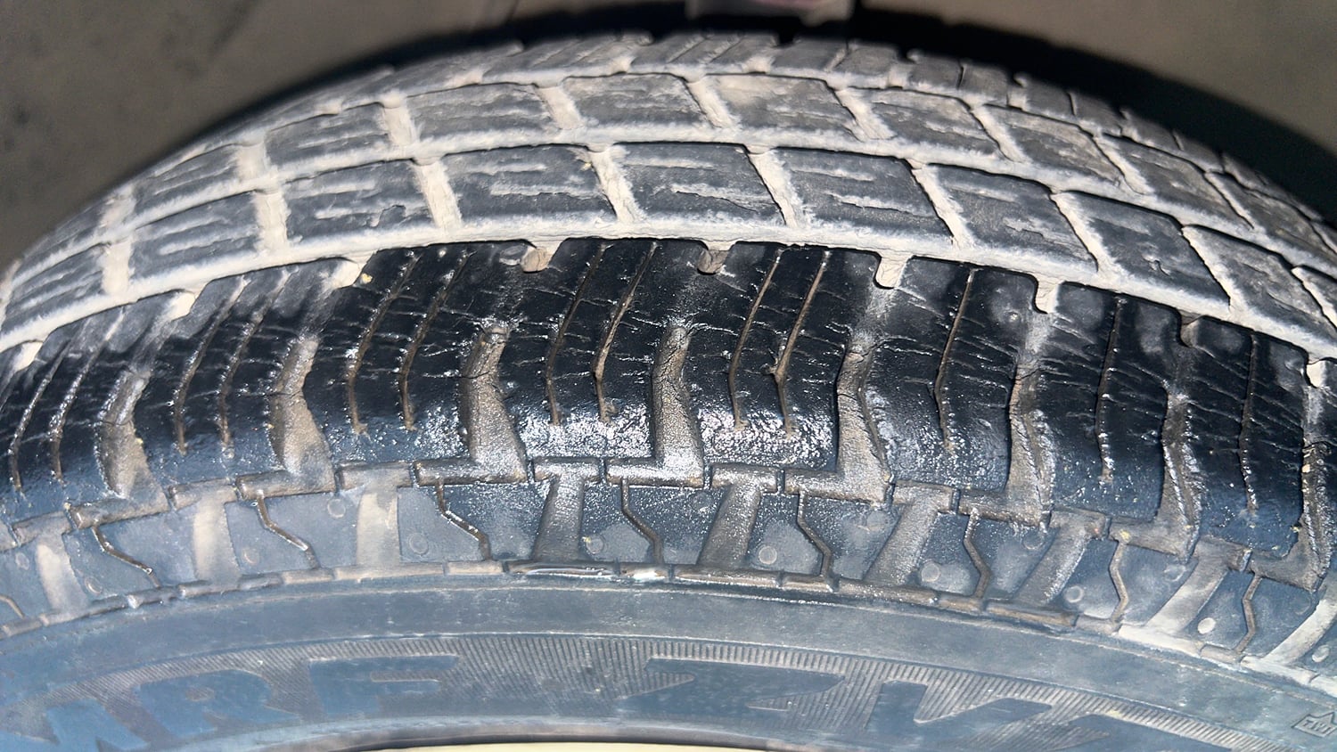 Used 2017 Maruti Suzuki Alto 800 VXi (O) Petrol Manual tyres RIGHT FRONT TYRE TREAD VIEW