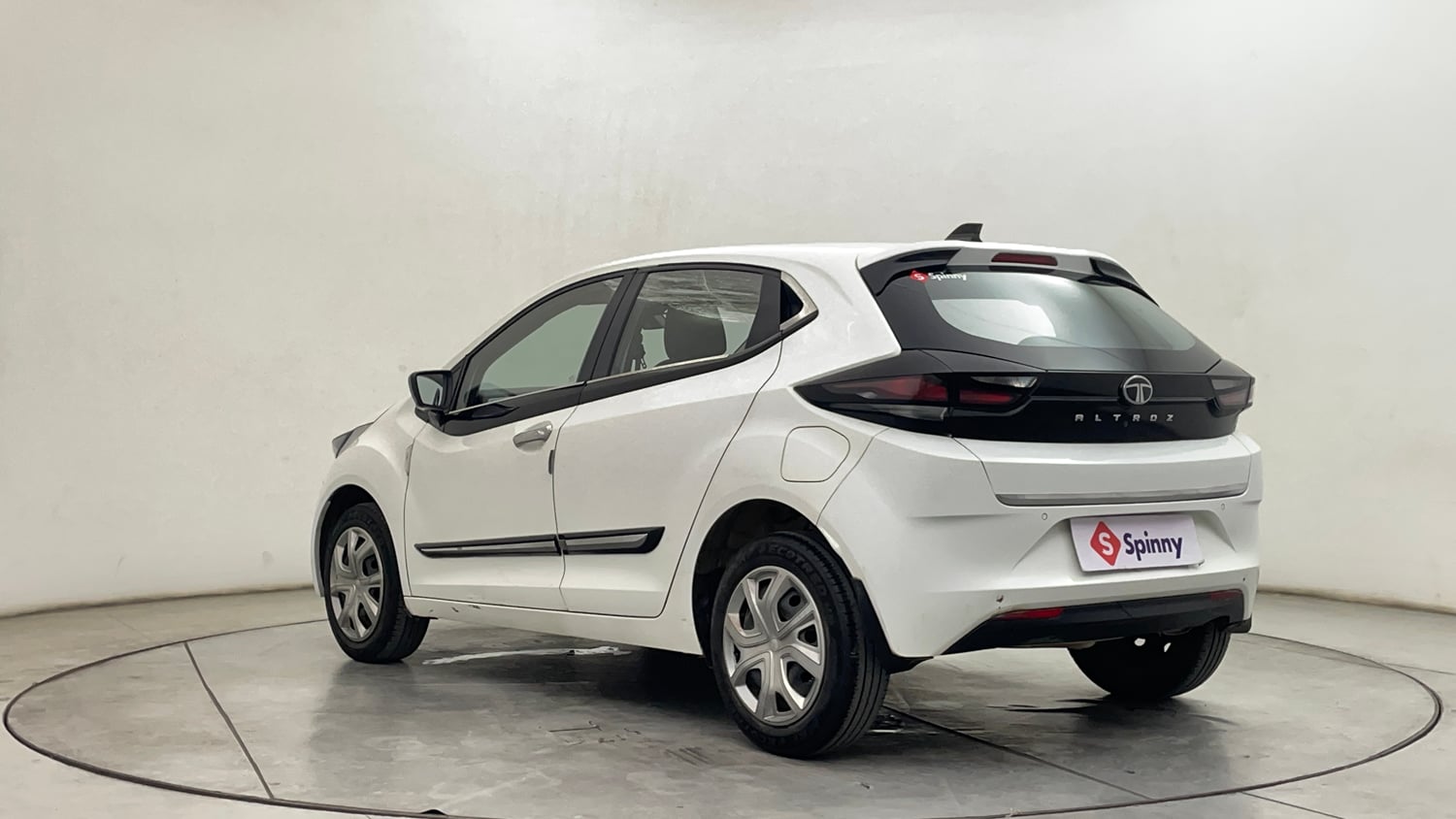 Used 2024 Tata Altroz XM Plus (S) Petrol Manual exterior LEFT REAR CORNER VIEW