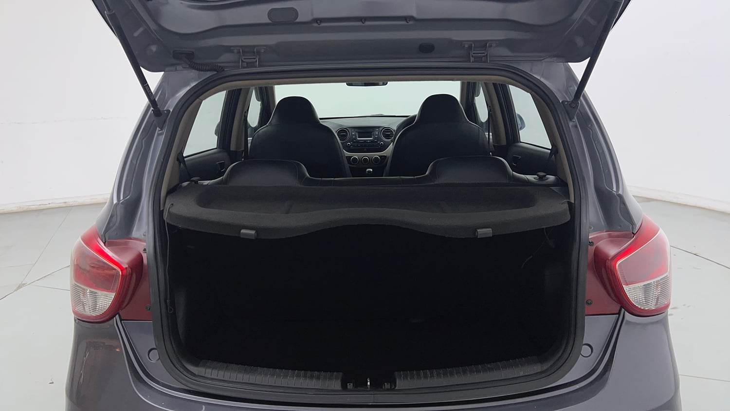 Used 2019 Hyundai Grand i10 Magna 1.2 Kappa VTVT Petrol Manual interior DICKY INSIDE VIEW