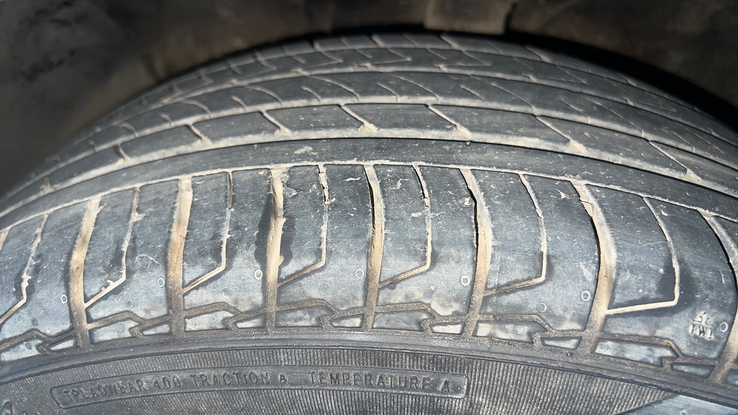 Used 2017 Hyundai Creta 1.6 SX Plus AT Petrol Petrol Automatic tyres LEFT FRONT TYRE TREAD VIEW