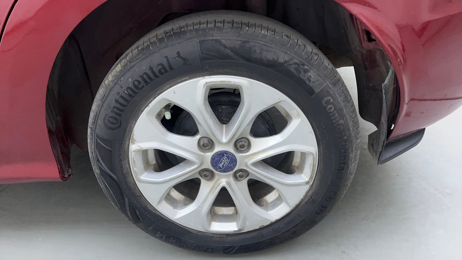 Used 2016 Ford Figo Aspire Titanium1.5 TDCi Diesel Manual tyres LEFT REAR TYRE RIM VIEW