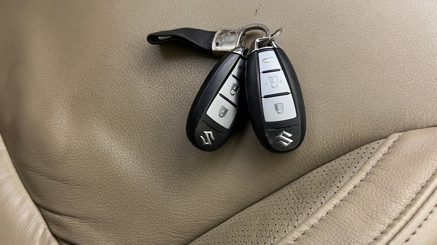 Used 2021 Maruti Suzuki Ciaz Alpha 1.5 AT Petrol Automatic extra CAR KEY VIEW