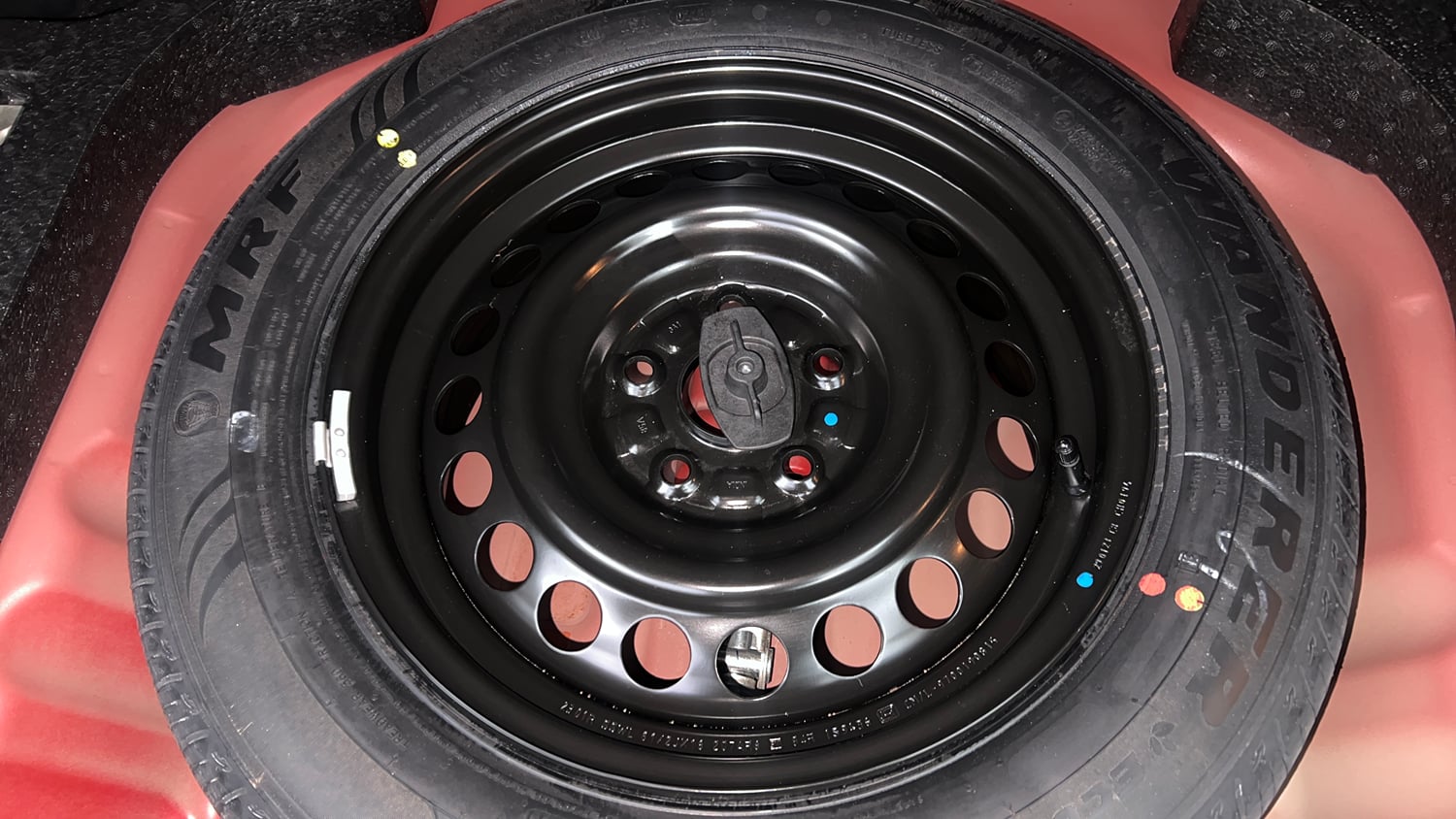 Used 2023 Maruti Suzuki Brezza Zxi Dual Tone Petrol Manual tyres SPARE TYRE VIEW