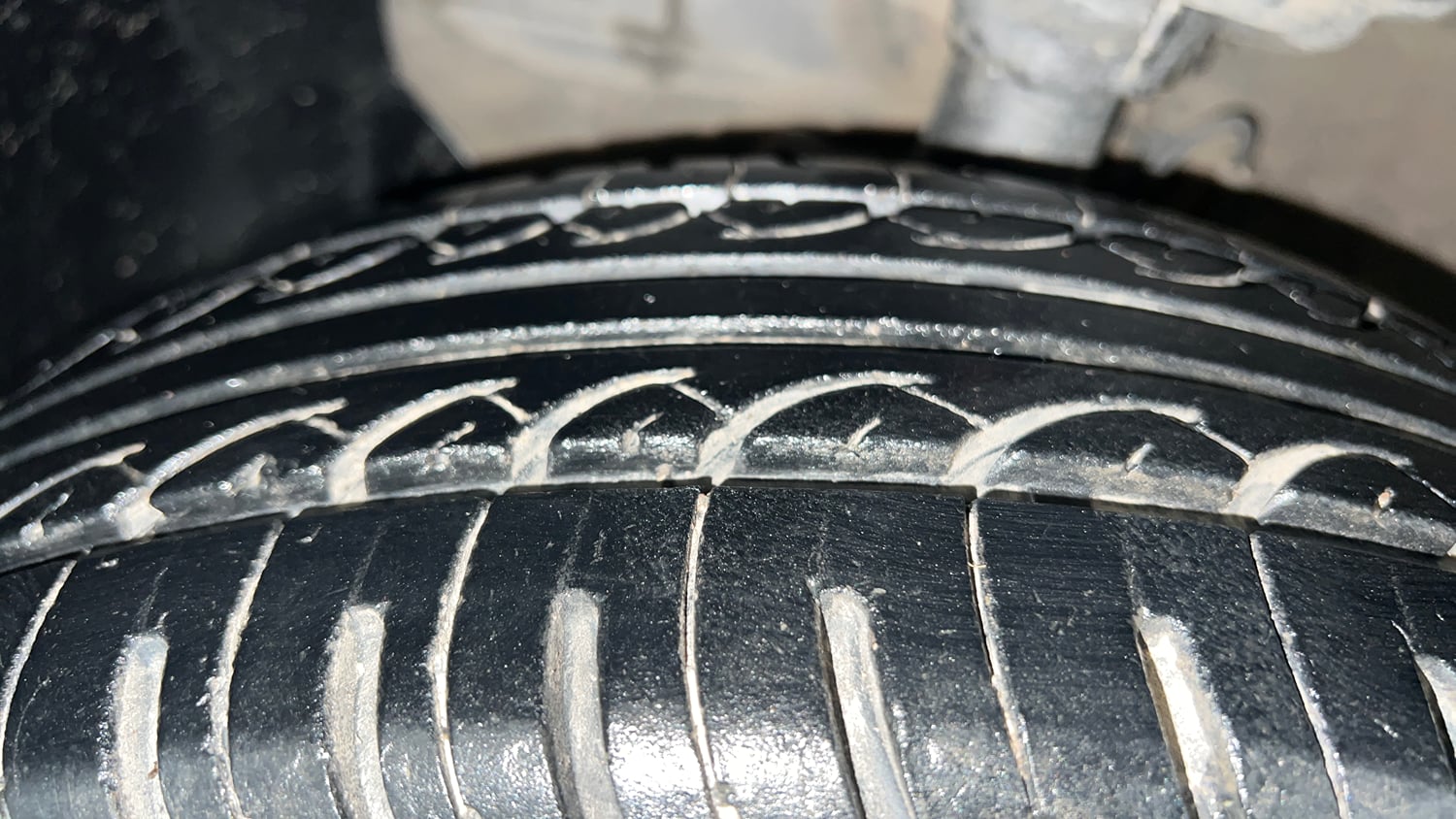 Used 2017 Hyundai Elite i20 Sportz 1.2 Petrol Manual tyres LEFT FRONT TYRE TREAD VIEW